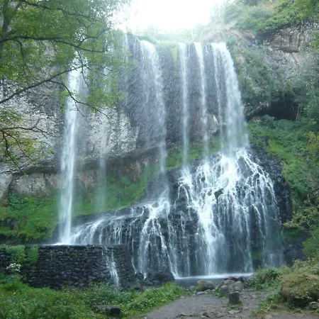 Le Petit Dyke Апартаменты Le Puy-en-Velay